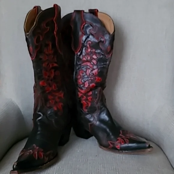 Cowboy boots - Picture 1 of 8